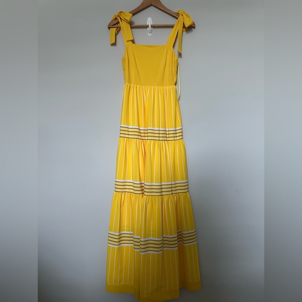 So beautiful bright Yellow dress, perfect for spring and summer. Make an offer.